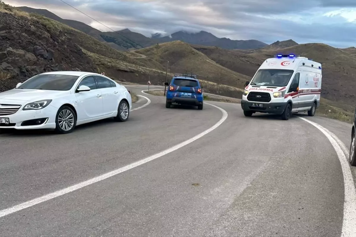 Bayburt'ta küçük uçak düştü! 2 kişiye ulaşılmaya çalışılıyor