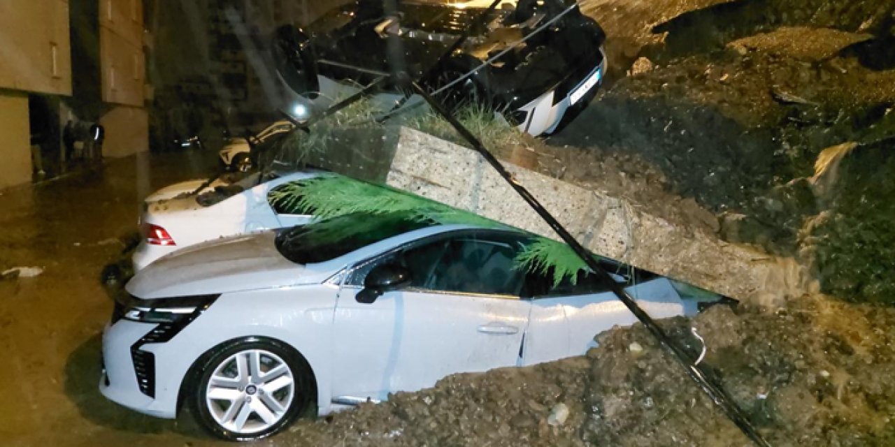 Samsun’da istinat duvarı çöktü, araçlar zarar gördü
