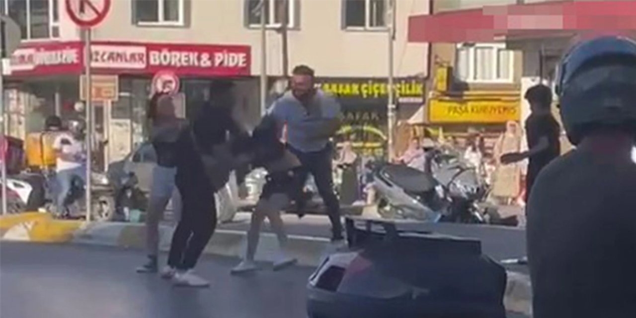 Sokak ortasında kadınları darp ettiler