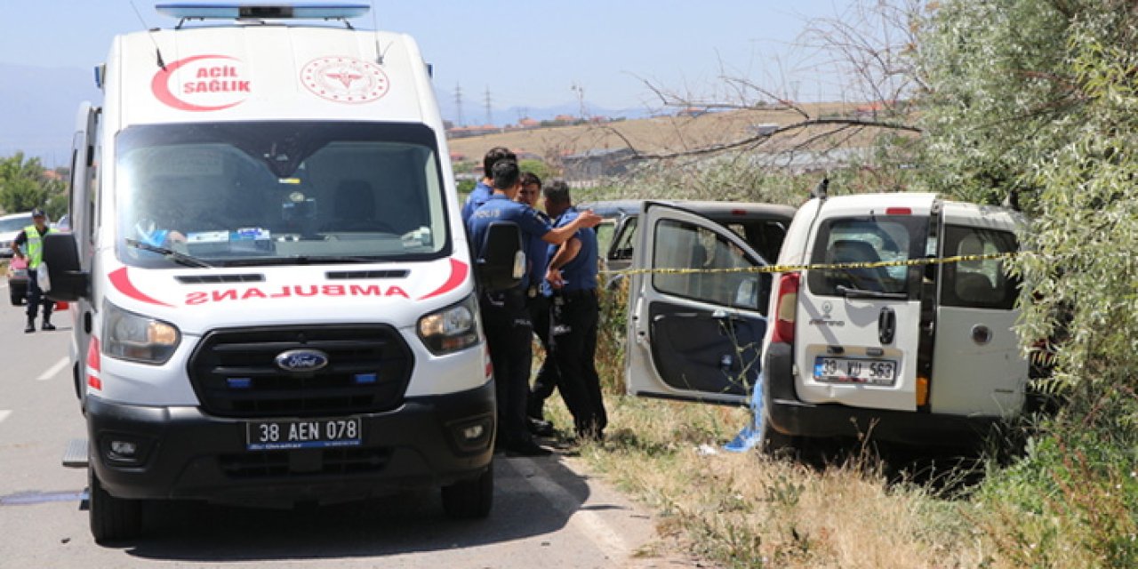 Park Halindeki Araca Çarpan Araç Kazaya Yol Açtı: 1 Ölü, 8 Yaralı