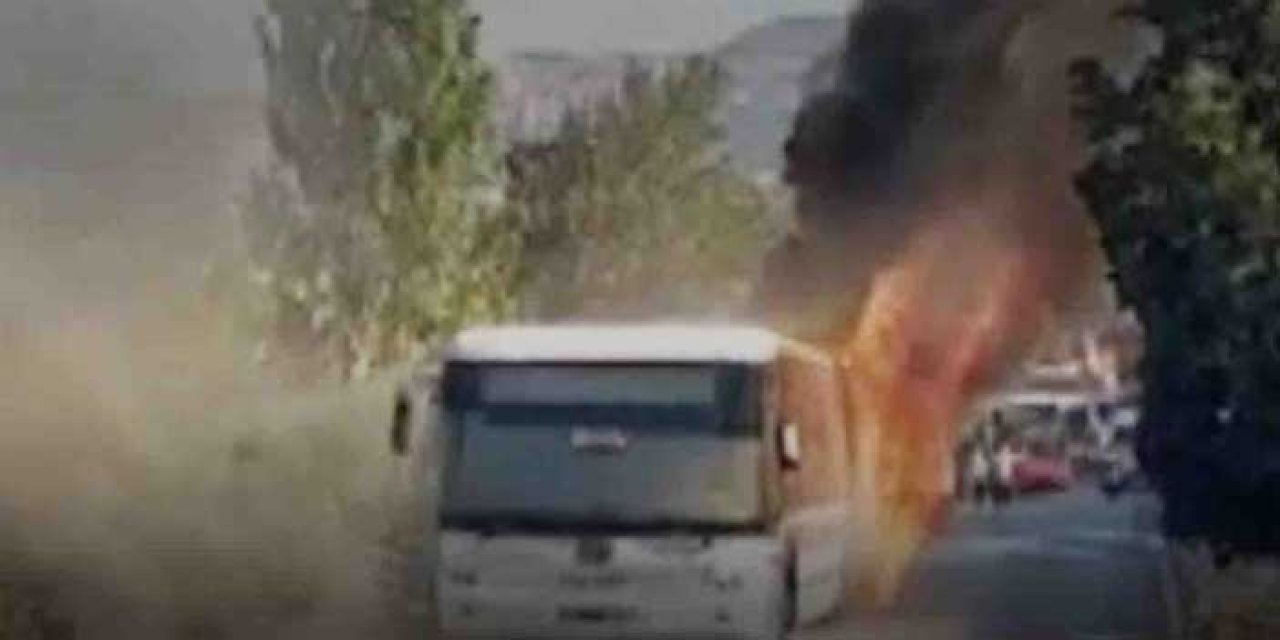 İzmir’de panik anları… Belediye otobüsü alev alev yandı