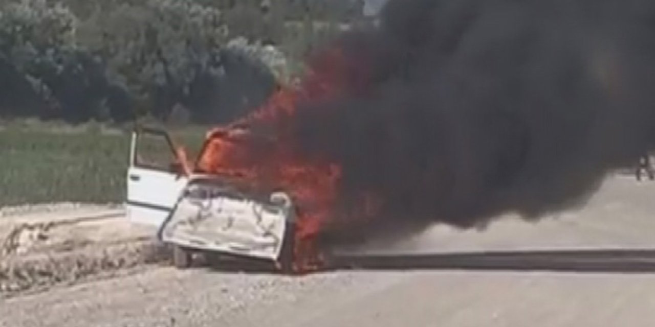 Amasya’da Seyir Halindeki Otomobil Alev Aldı: Araç Kullanılamaz Hale Geldi