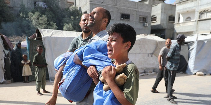 İsrail, su içmeyi  bekleyen Filistinlileri vurdu :6 ‘sı çocuk 10 kişi öldü