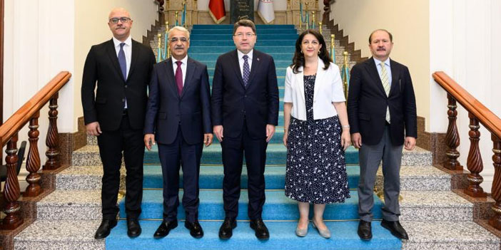 Adalet Bakanı Tunç, DEM Parti heyetiyle görüştü