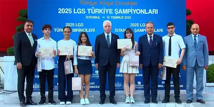 Davut Gül'den tam puan alan öğrencilere tebrik