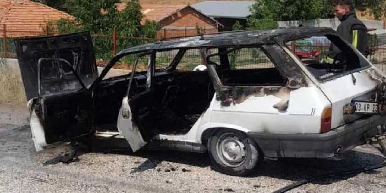 Burdur'da Seyir Halindeki Araç Alev Alev Yandı