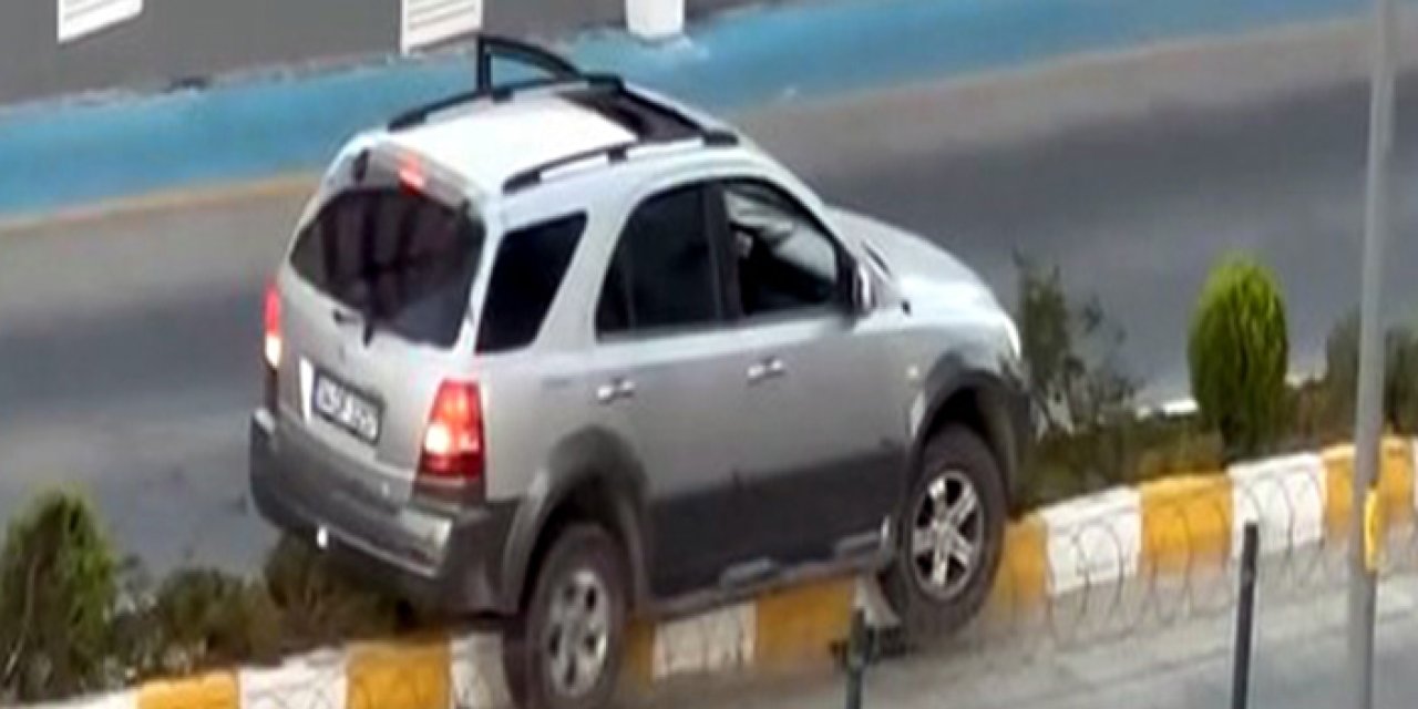 Avcılar’da “Kısa Yol” Denemesi Pahalıya Patladı: Cip Refüjde Askıda Kaldı