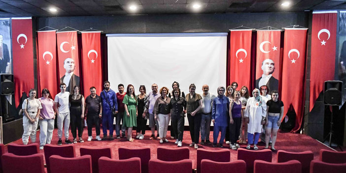 Başkent mahallerinde tiyatro rüzgarı