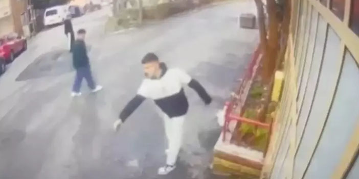 Kuaförde başına çizik atan arkadaşına kurşun yağdırdı