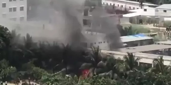Bangladeş'te savaş uçağı üniversiteye düştü : 1 ölü, 4 yaralı