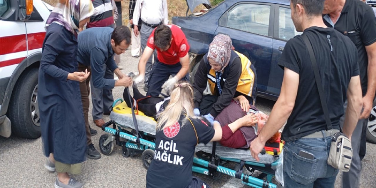 Gümüşhane'de Otomobil Yamaca Çarptı: 4 Kişi Yaralandı
