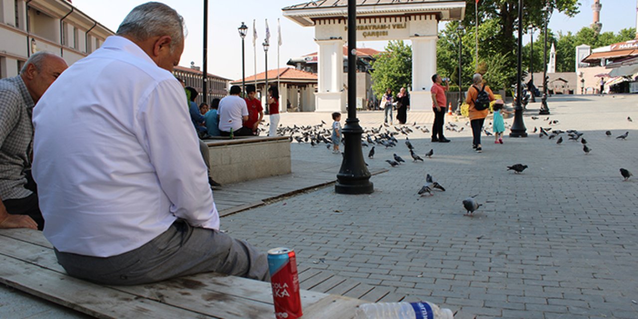 14 ayda yıprandı: Ankara’da banklar kırıldı, zeminler aşındı