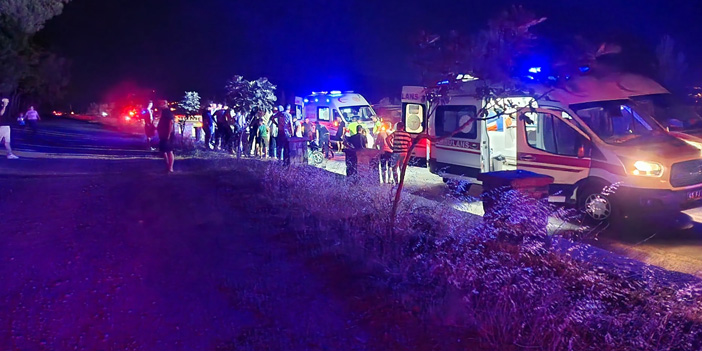 Manisa’da Trafik Faciası: Tır Çarptı, 6 Kişi Yaralandı