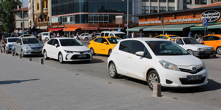 Ankaralı vatandaşlar Ulus’ta araçlarını bırakacak yer bulamıyor