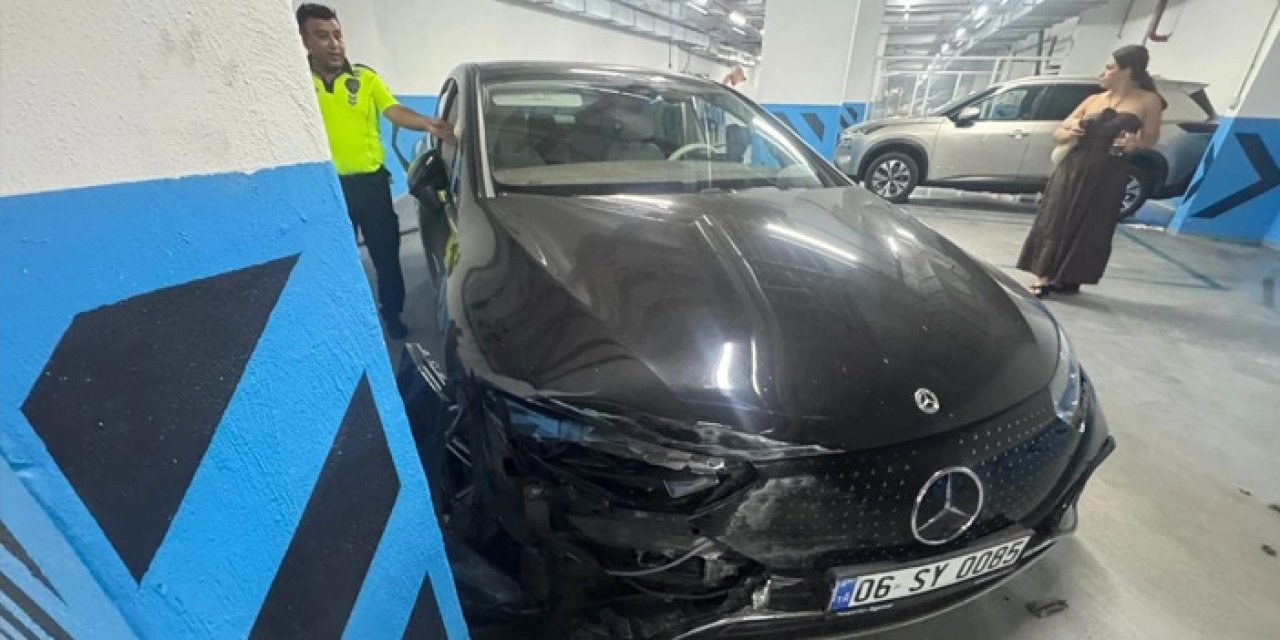 İzmir'de vale 7 milyon TL’lik aracı duvara çarptı: Otelden gelen yanıt şaşırttı!