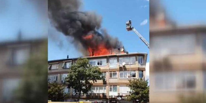 Üsküdar’da 4 katlı binanın çatısında korkutan yangın