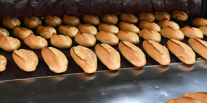 Ankara ve İzmir'de Ekmeğe Zam: 200 Gram Ekmek 15 TL Oldu!