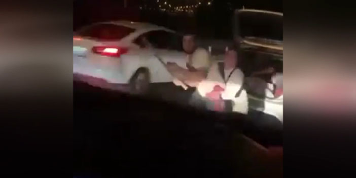 Ankara’da dehşet anları: Yolunu kestiler, sürücüye baltayla saldırdılar!