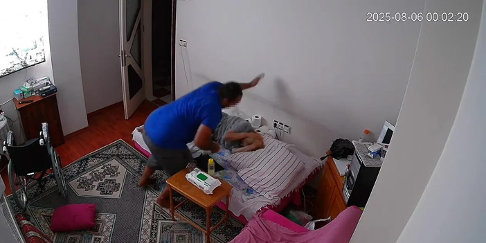 Genç Doktor Yatalak Annesini 2 Saat Boyunca Darp Etti, Kadın Komaya Girdi