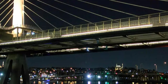 Haliç Metro Köprüsü’nden denize düşen kişi kayboldu