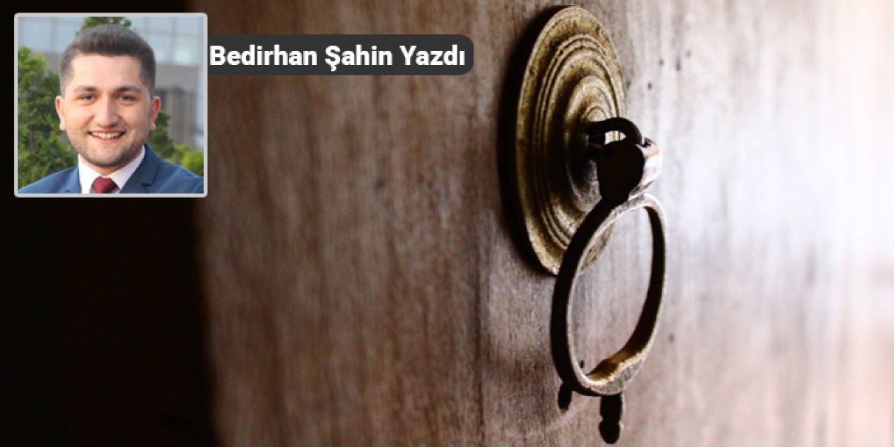 Bedirhan Şahin Yazdı: “Kapının Dışında Kalanlar”
