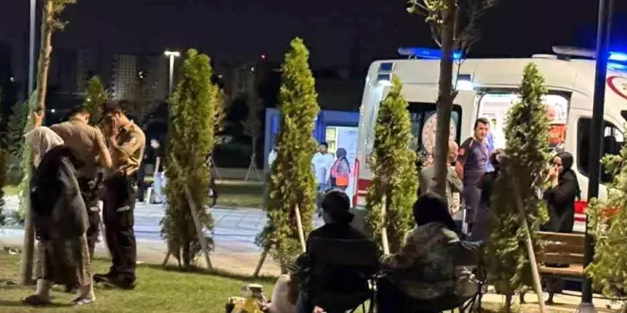 Ankara Sincan'da bıçaklı kavga dehşeti: İki yaralı hastaneye kaldırıldı