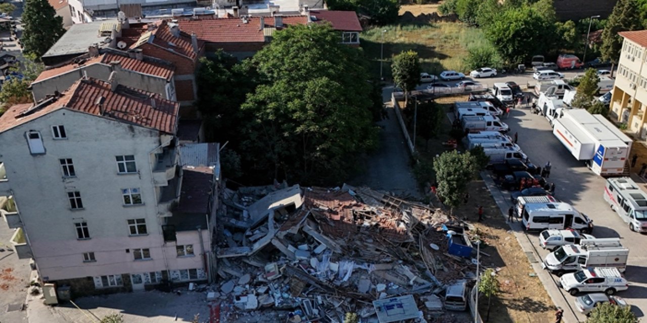 Sındırgı’daki 6,1’lik depremin zararları havadan görüntülendi