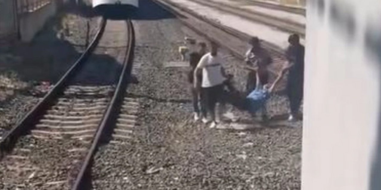 İZBAN Hattında Tehlikeli Anlar: Bir Kişi İntihar Etmeye Kalktı