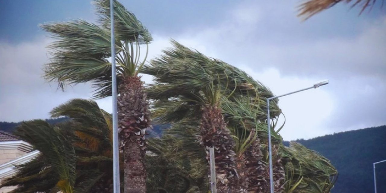 İzmir’e kritik uyarı: Rüzgar ve fırtına etkisini artırıyor