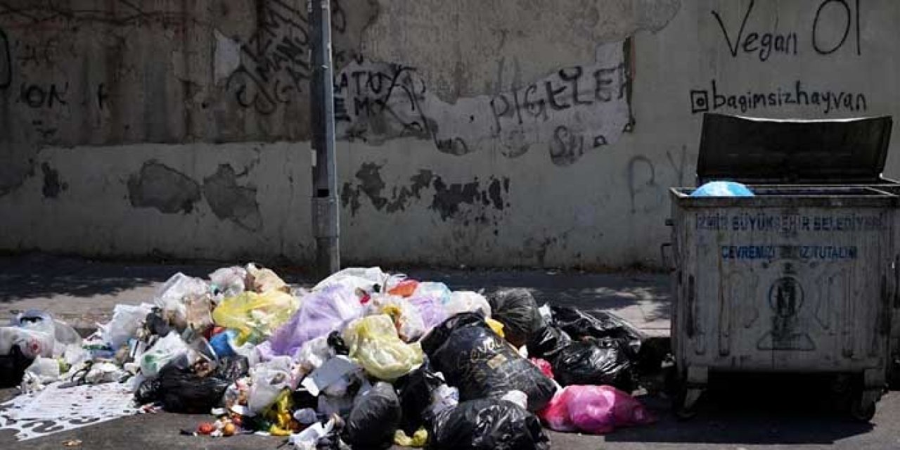 İzmir’de çöp yığınları tepki çekti: Nefes alamıyoruz!