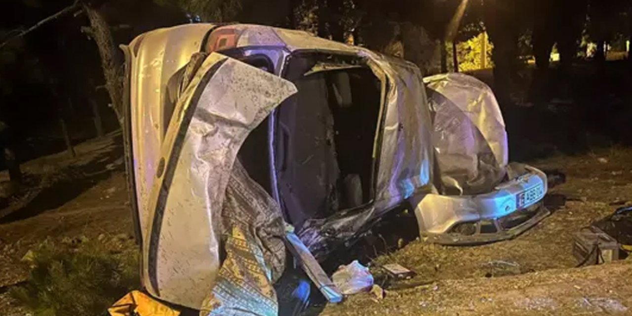 Takla atan otomobilde 4 genç yaralandı