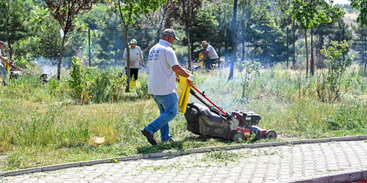 Altındağ’da parklarda yoğun bakım ve temizlik çalışmaları