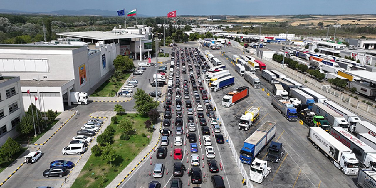 Kapıkule’de gurbetçilerin dönüş trafiği devam ediyor