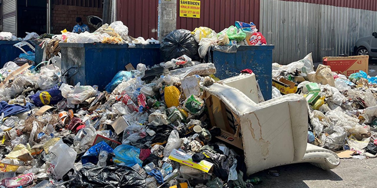 İzmir’de çöp krizi: Vatandaş tepkili