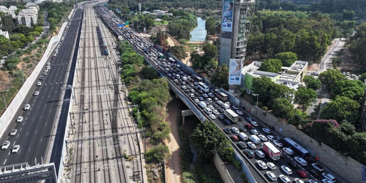Tel Aviv’de yol kapatan protesto