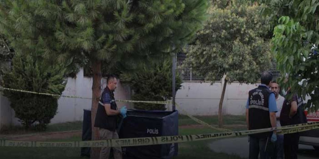 Ege’de emekli polis parkta ölü bulundu