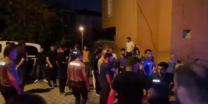 Ümraniye'de dehşet: Sokak ortasında satırlı saldırıya uğrayan kadın hayatını kaybetti