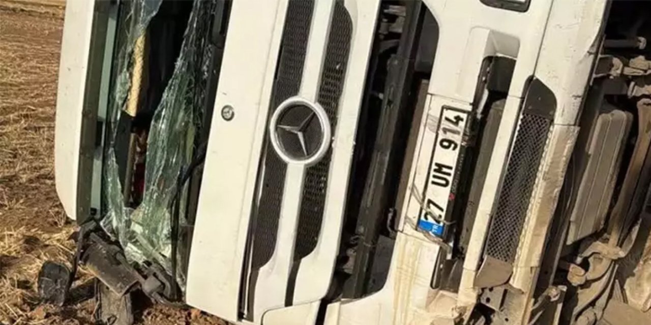 Mardin’de akaryakıt tankeri tarlaya devrildi: 1 yaralı