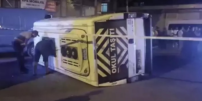 Sultanbeyli’de otomobil ile servis minibüsü çarpıştı: 10 yaralı