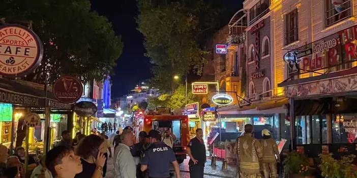 Fatih’te otel yangını: Turistler tahliye edildi, mutfakta hasar oluştu