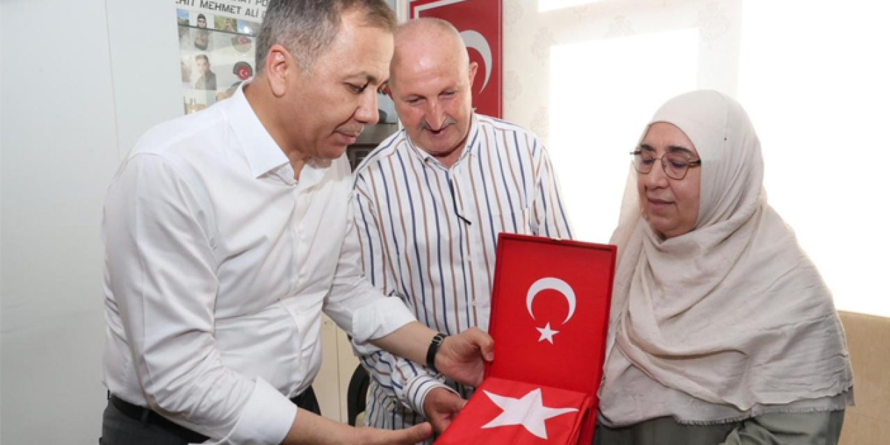 Bakan Yerlikaya, Şehit Özel Harekat Polisi Ahmet Doğan’ın ailesini ziyaret etti