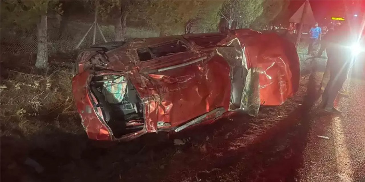 Foça’da Gece Yarısı Feci Kaza: 4 Genç Ağır Yaralı