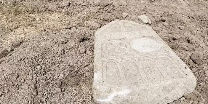 Çorum’da tarihi mezar taşı bulundu