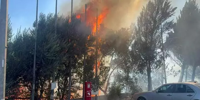 İzmir’de büyük facia önlendi: Yangın yakıt istasyonuna sıçramadan söndürüldü