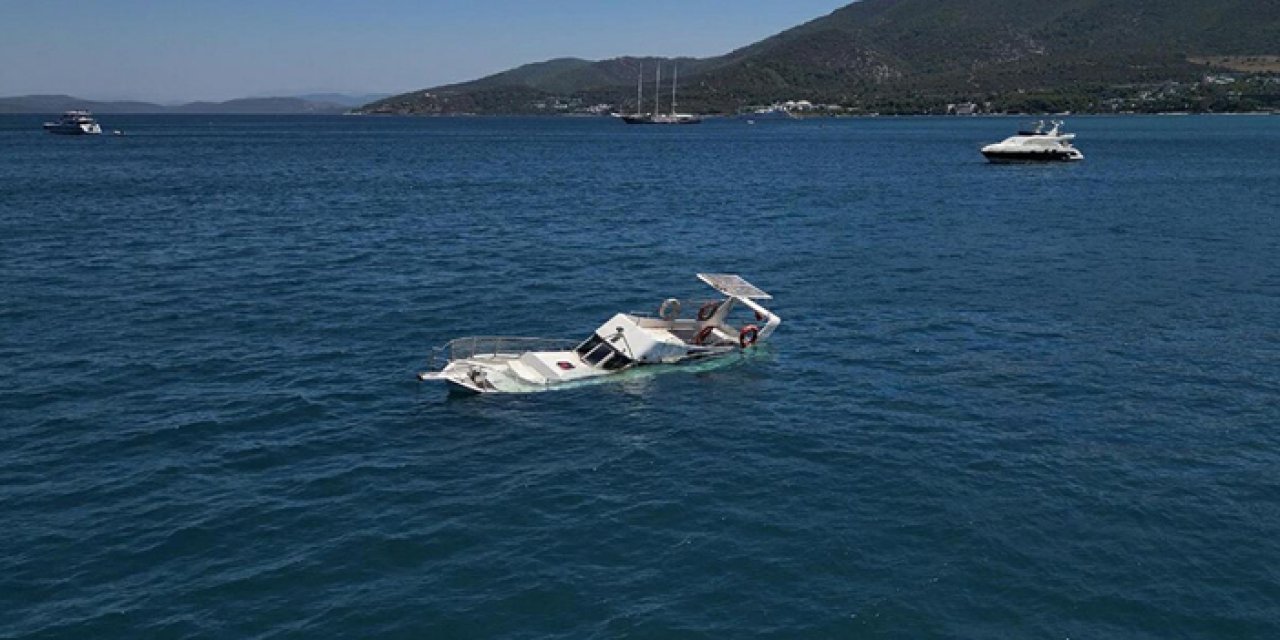 Bodrum’da arıza yapan tekne fırtınada sulara gömüldü