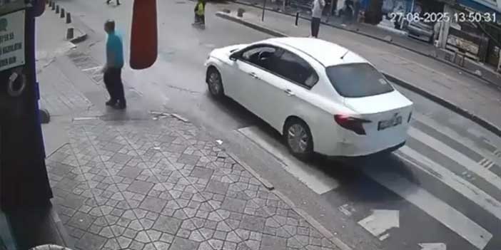 Beyoğlu'nda Dede ve Toruna Otomobil Çarptı
