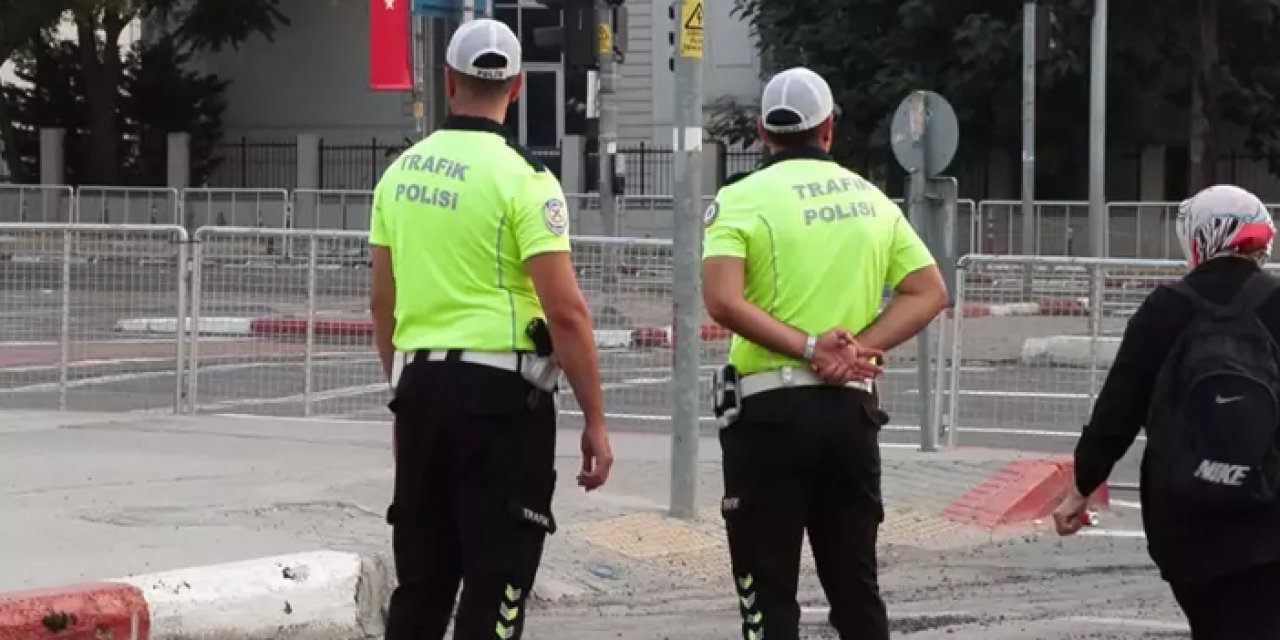 İstanbul'da, yollar trafiğe kapatıldı