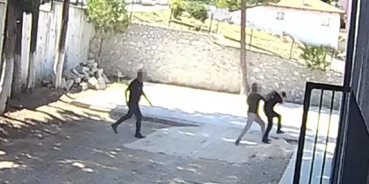 CHP’li Kale Belediye Başkanı’nın zabıtalara sopalı saldırısı kamerada