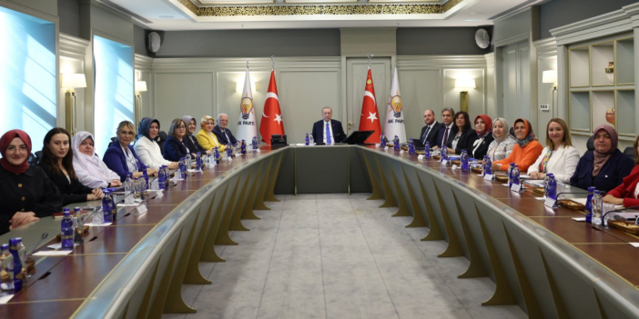 Cumhurbaşkanı Erdoğan, AK Parti’li kadın belediye başkanlarıyla bir araya geldi