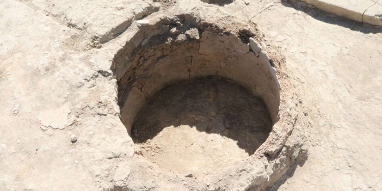 Arslantepe Höyüğü’nde geç Hitit dönemine ait 3 bin yıllık fırın gün yüzüne çıkarıldı